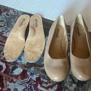 SoftWalk Sonoma Leather Ballet Flats - Women's SIZE 9.5  TAN with extra soles